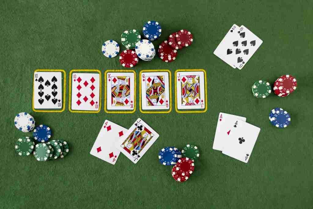 Perfiles de jugadores de póker profesionales: Lecciones de los maestros