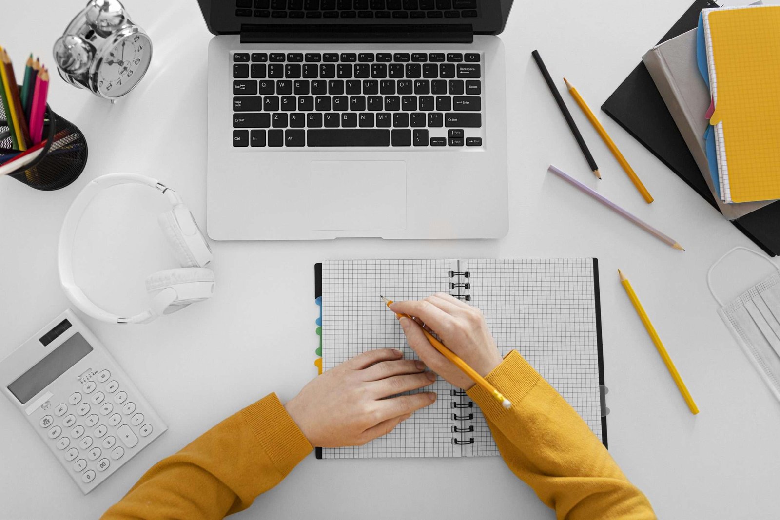 agenda y laptop