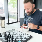 ¿Cómo es un día en la vida de Daniel Negreanu?