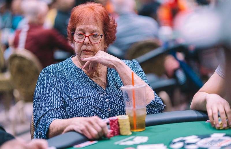 mujeres en el poker Johnson